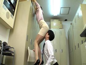 めくって触ってデカ尻ぷりん♪大好き！お姉さんのスカート　サンプル画像09